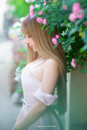 惊！家中竟泡着这样一位辣妹，你敢信吗？10个细节大揭秘！